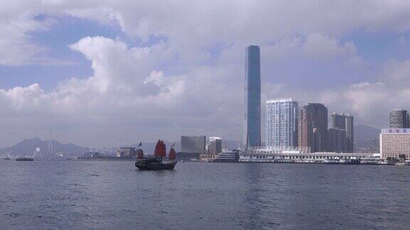 香港的标志是一艘挂着红帆的船