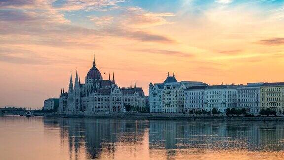 多瑙河上的布达佩斯城市匈牙利布达佩斯4K时间流逝