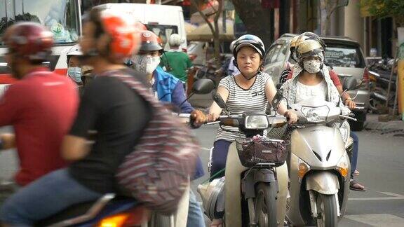 胡志明西贡越南-2015:慢镜头越南人民街道