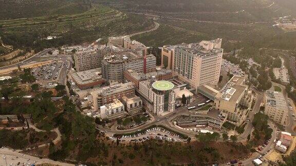 哈大沙einkerem医院在耶路撒冷山区鸟瞰