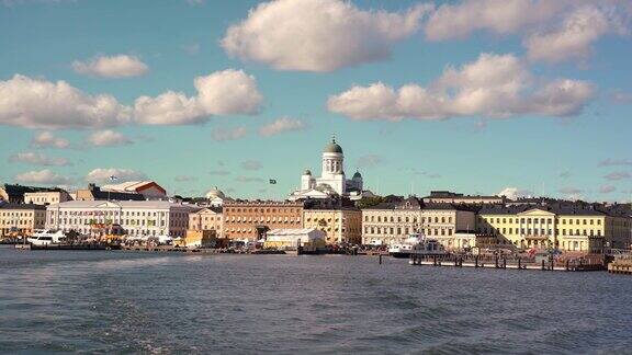 芬兰的赫尔辛基有大教堂和海港