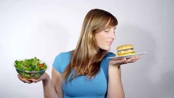 女性在快餐和健康食品之间做出选择