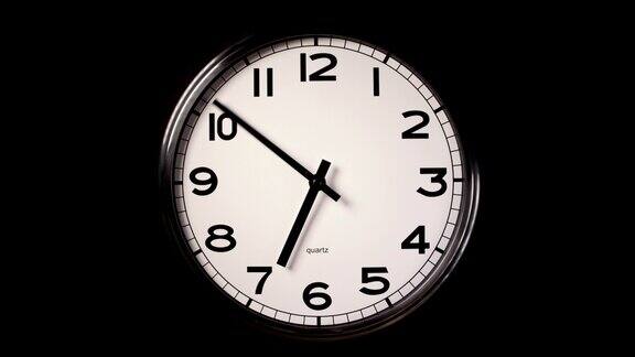 无商标的现代时钟覆盖14小时的延时动态模糊