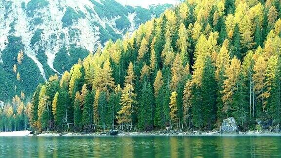 意大利多洛米特阿尔卑斯山的布雷斯湖