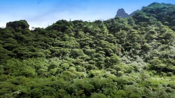 塔希提岛波利尼西亚山的风景全景