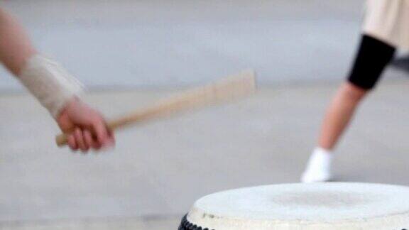 PAL:日本传统Taiko鼓和鼓手(双视频)