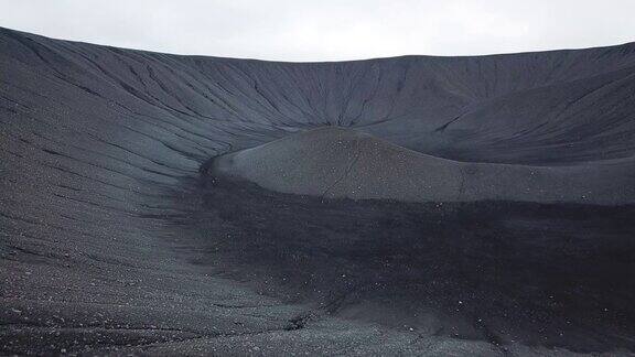 无人机拍摄的冰岛不活跃的赫弗尔火山