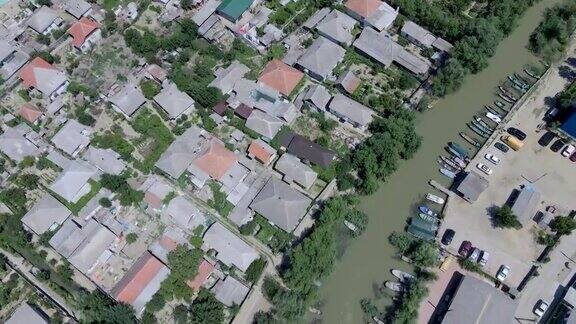 鸟瞰Vilkovo市(乌克兰威尼斯建在水上的城市)(4k-60帧秒)乌克兰奥德萨州多瑙河的维尔科夫