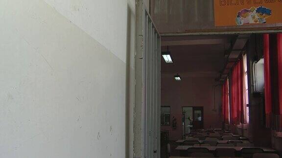 阿根廷布宜诺斯艾利斯冠状病毒危机期间学校食堂空无一人