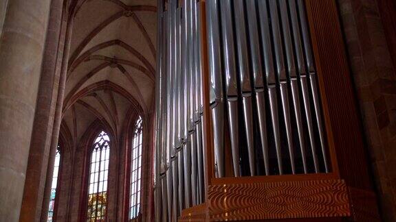 教堂里的管风琴