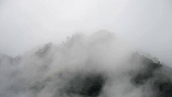 井冈山雾蒙蒙的景色