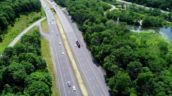 纽约州高速公路在空中升起