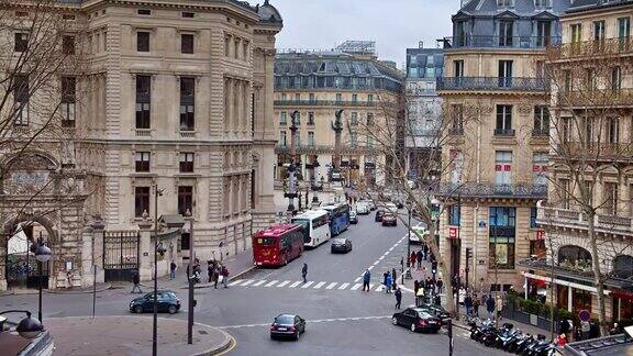 巴黎的街道购物中心初春静待夏