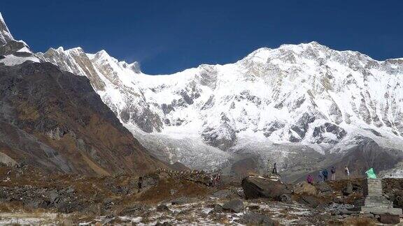 安娜普纳地区的喜马拉雅山脉景观尼泊尔喜马拉雅山脉的安纳普尔纳峰和马查普查尔峰