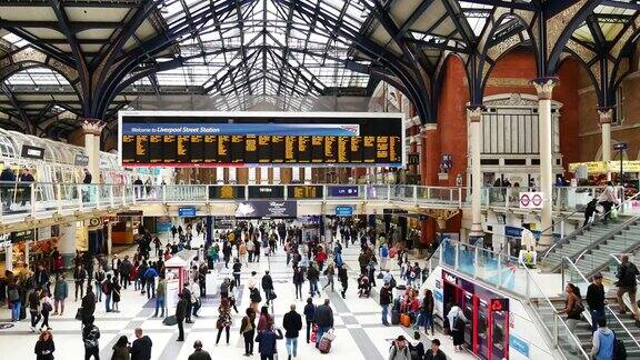 4K淘金伦敦地铁车站高峰期乘客英国英国