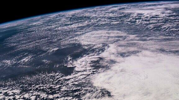 从国际空间站上看到的地球这段视频由美国宇航局提供