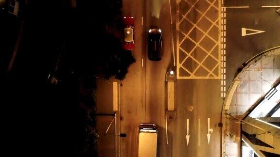 在香港晚上的汽车顶视图股票兰博基尼在城市的夜间道路上行驶