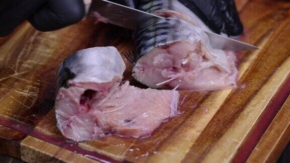 做鱼菜时切鲭鱼