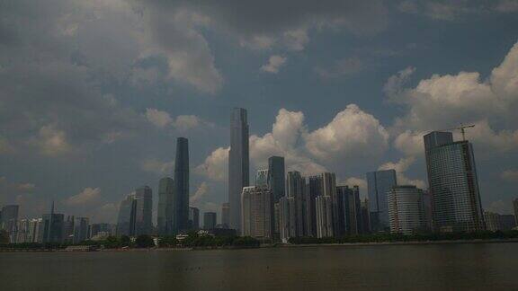 阳光明媚的一天广州城著名的塔河湾全景4k中国