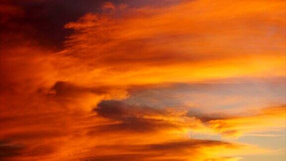 时光流逝美丽的橙色天空日落