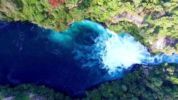 胡卡瀑布在怀卡托河陶波-新西兰