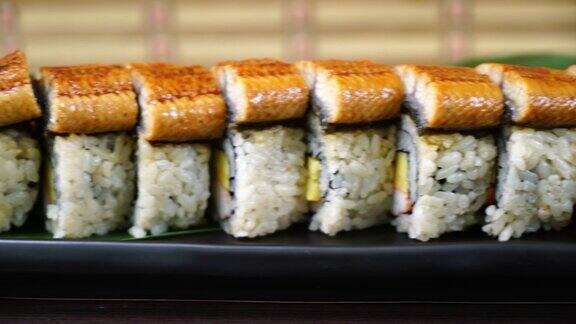 鳗鱼寿司卷-日本食物