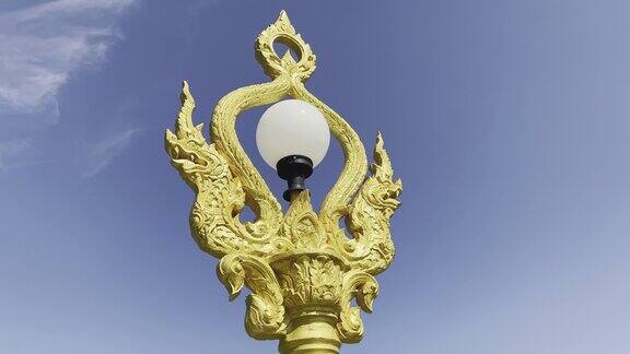 佛寺里的灯笼