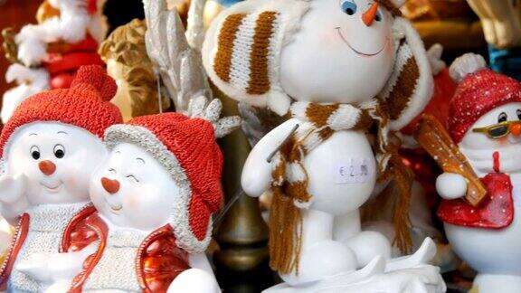 圣诞节和新年的玩具雕像的形式的天使鹿雪人