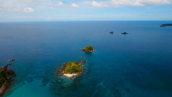 鸟瞰图美丽的海滩上的热带岛屿菲律宾、埃尔尼多