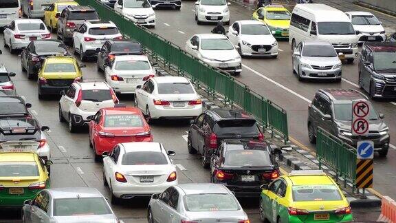 曼谷市内路上交通堵塞汽车多
