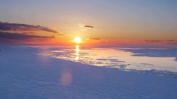 浮冰和鄂霍次克海(知床国家公园)