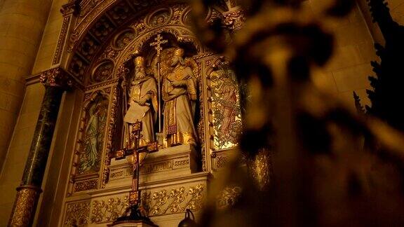 美丽的内部大教堂圣母升天在萨格勒布宗教