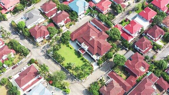 房屋鸟瞰图正上方的住宅区