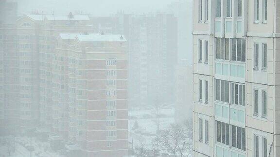 大片的雪花