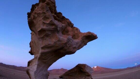 玻利维亚沙漠中的岩层