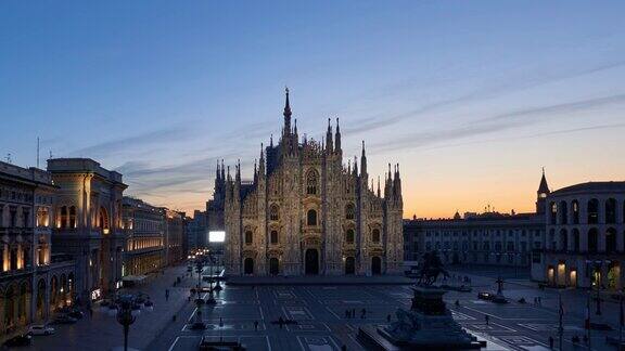 4K:意大利米兰黎明到白天的时间流逝米兰大教堂广场