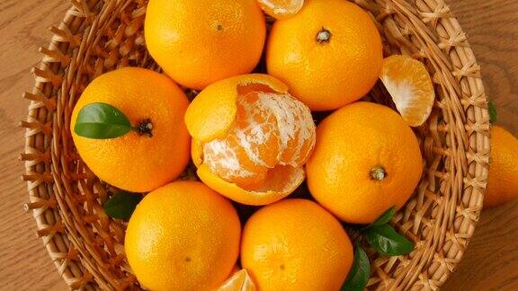 篮子里的大橘子
