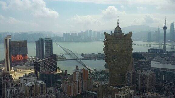 阳光明媚的澳门市容市区著名酒店交通大桥航拍全景4k中国