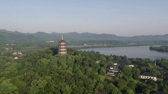中国杭州雷峰塔西湖全景鸟瞰图