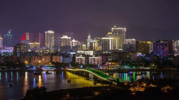 夜光照耀三亚市风景酒店综合湾全景4k时间推移海南岛中国