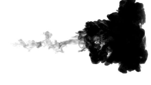 一墨流动注入黑色染料云雾或烟雾墨以慢动作注入白色黑色在水中流动墨色背景或烟雾背景为墨水效果使用光磨如阿尔法蒙版