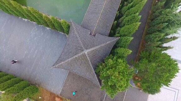 宗教人文 航拍雨后寺庙大殿