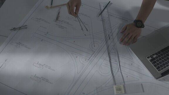 设计师画图纸建筑道路规划设计2
