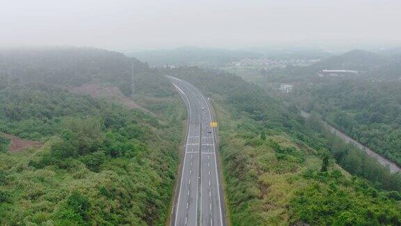 破云航拍山路