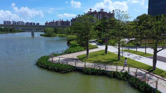 蕉门河边跑步广州南沙城市景观4K航拍
