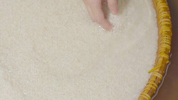 石磨大米研磨