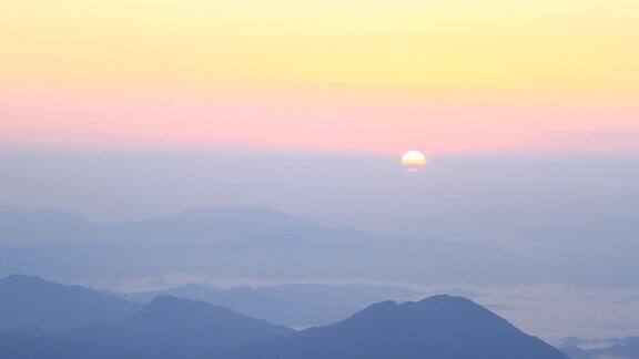 武功山大气唯美日出