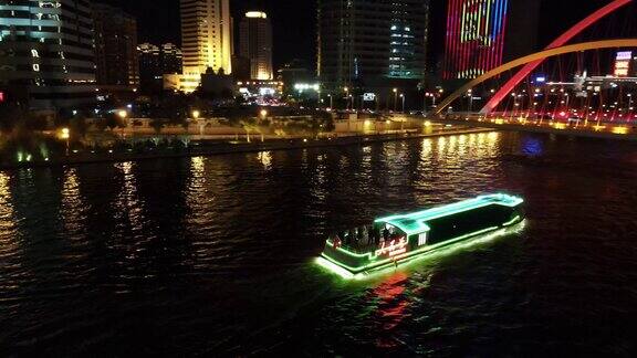 天津市海河津湾广场航怕夜景