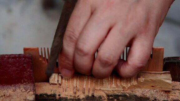 传统手艺：木梳手工制作全景