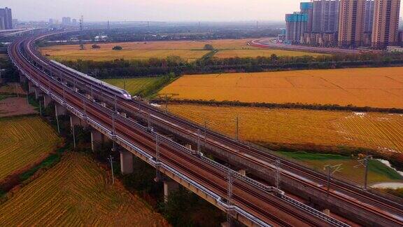 中国 高铁 动车 和谐号 复兴号高速行驶